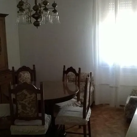 Διαμέρισμα Grazioso E Confortevole A *